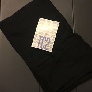 TC2 Solid Black leggings!